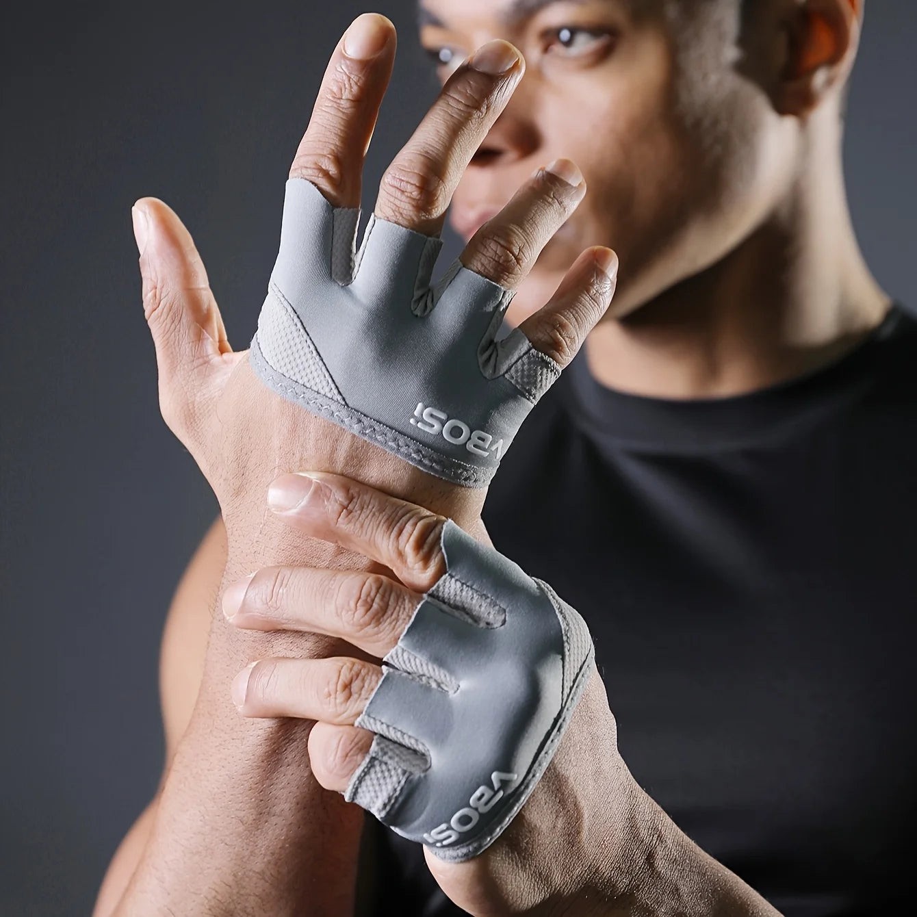 Coppia di guanti fitness leggeri unisex a quattro dita per sollevamento pesi e allenamento