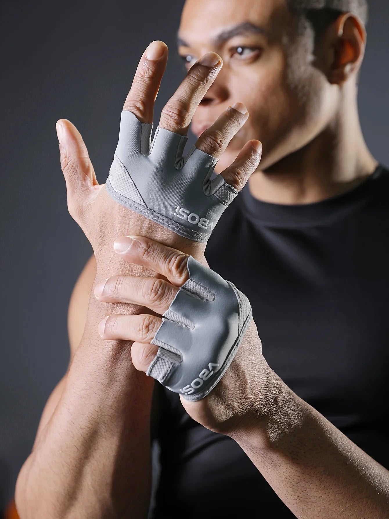 Coppia di guanti fitness leggeri unisex a quattro dita per sollevamento pesi e allenamento